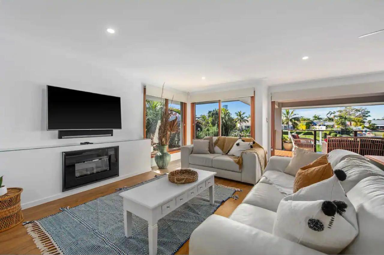 Broadbeach Bungalow - Heated Pool - Sleeps 7 Gold Coast Exteriér fotografie