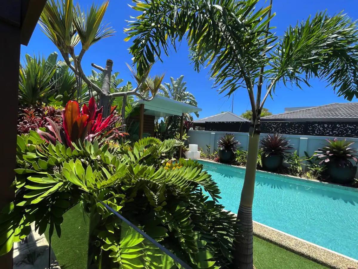 Broadbeach Bungalow - Heated Pool - Sleeps 7 Gold Coast Exteriér fotografie