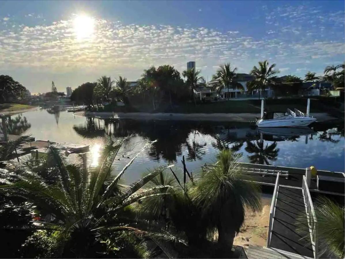 Broadbeach Bungalow - Heated Pool - Sleeps 7 Gold Coast Exteriér fotografie