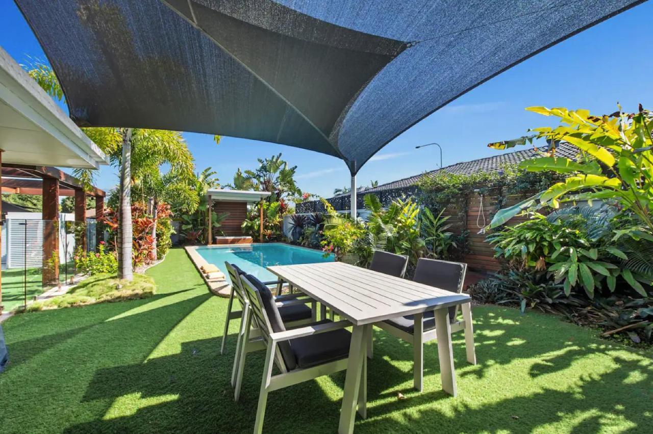 Broadbeach Bungalow - Heated Pool - Sleeps 7 Gold Coast Exteriér fotografie